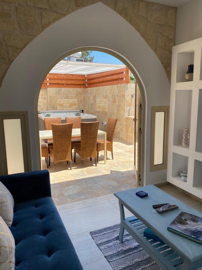 Villa Caerus Paphos Exterior photo